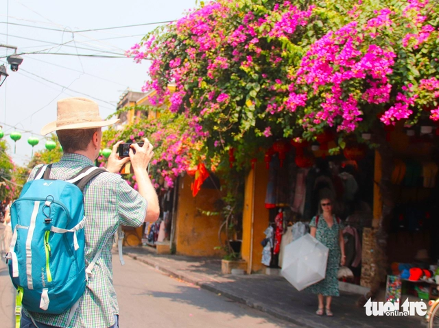 Breakfast @ Tuoi Tre News — April 6- Ảnh 1.