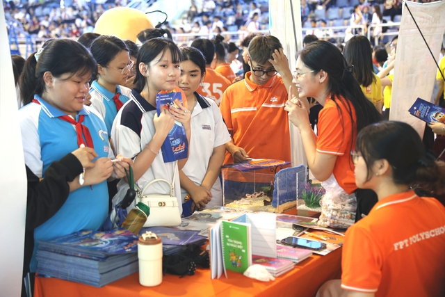 Đa dạng lựa chọn cho học sinh Vũng Tàu trong kỳ thi tuyển sinh lớp 10- Ảnh 3. Đa dạng lựa chọn cho học sinh Vũng Tàu trong kỳ thi tuyển sinh lớp 10- Ảnh 3.