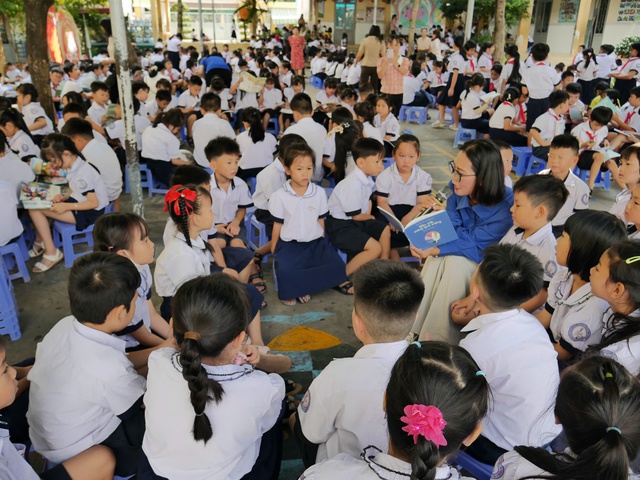 Hơn 500 học sinh tham gia ‘Mở sách - Mở tương lai’ - Ảnh 5.