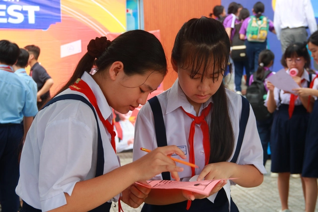 Học sinh Trường THCS Gò Vấp thích thú trải nghiệm công nghệ tại ngày hội S-E-M DAY 2026 - Ảnh 5.