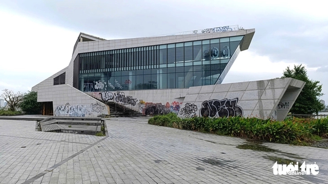 Da Nang to convert idle Han River marina project into public space- Ảnh 1. Da Nang to convert idle Han River marina project into public space- Ảnh 1.