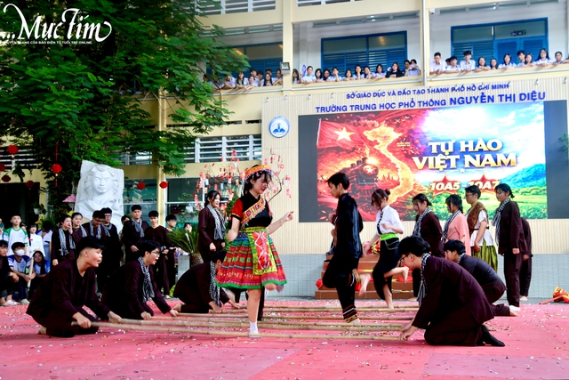 Teen Trường THPT Nguyễn Thị Diệu quẩy flashmob trong giờ ra chơi - Ảnh 6.