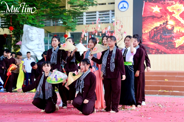 Teen Trường THPT Nguyễn Thị Diệu quẩy flashmob trong giờ ra chơi - Ảnh 8.