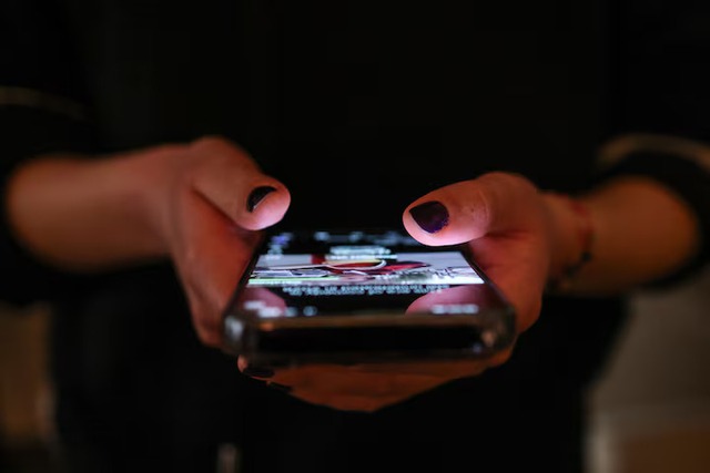 Greece expected to announce social media ban for children under 15 - Ảnh 1. Greece expected to announce social media ban for children under 15 - Ảnh 1.