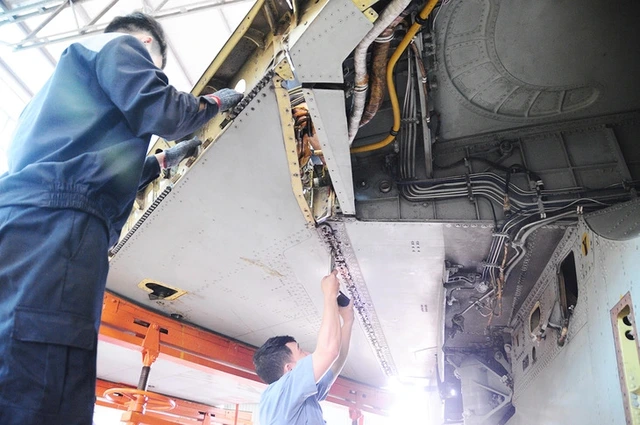 Vietnam’s Factory A32 achieves 2 breakthroughs in fighter jet overhaul capability- Ảnh 3. Vietnam’s Factory A32 achieves 2 breakthroughs in fighter jet overhaul capability- Ảnh 3.