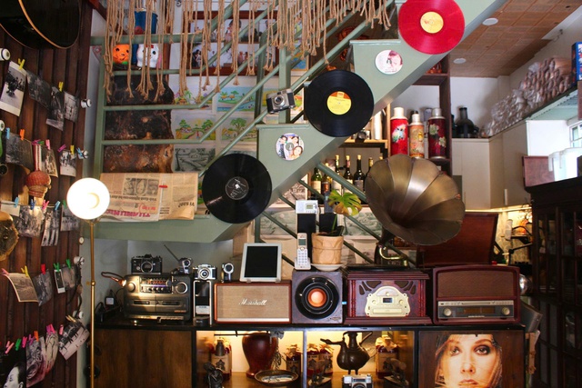 3 quán cà phê yên tĩnh giúp bạn tận hưởng cuối tuần yên bình- Ảnh 2.