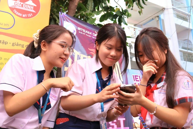 Tổng hợp điểm chuẩn lớp 10 TP.HCM 3 năm gần đây- Ảnh 1.