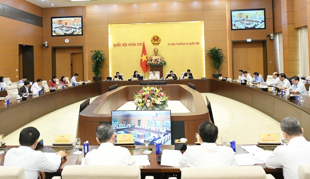 Vietnam considers cutting fuel taxes amid global price hike- Ảnh 1. Vietnam considers cutting fuel taxes amid global price hike- Ảnh 1.