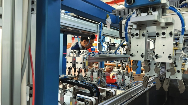 Vietnam firms move up value chain, join global supply networks- Ảnh 1.