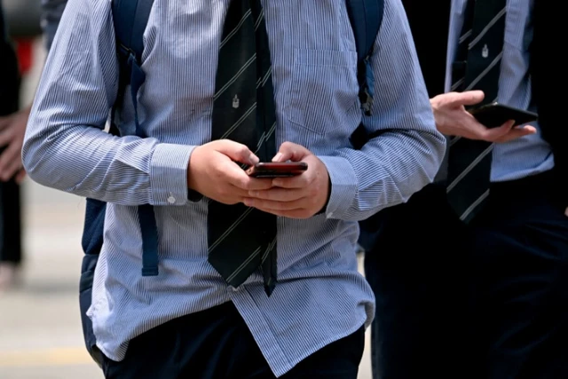 No 'meaningful' shift from social media sites after Australia teen ban: govt report - Ảnh 1.