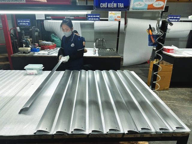 Vietnam firms move up value chain, join global supply networks- Ảnh 3.
