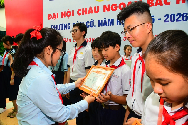 Hội đồng Đội phường Bàn Cờ khen thưởng 63 gương Cháu ngoan Bác Hồ tiêu biểu - Ảnh 3.