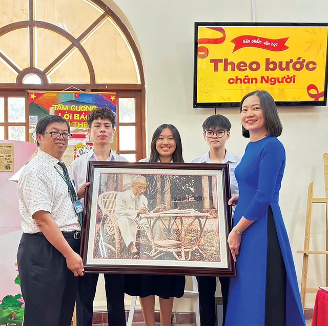 Đa dạng hoạt động tìm hiểu học tập tại không gian về Bác - Ảnh 2.