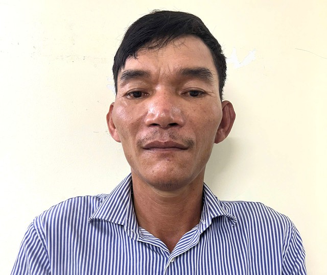 Vietnamese man caught stealing foreign tourist’s bag in Nha Trang - Ảnh 1.