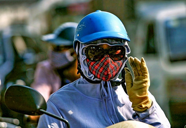 Heatwave expected to ease in southern Vietnam, persist longer in north, central regions- Ảnh 1.