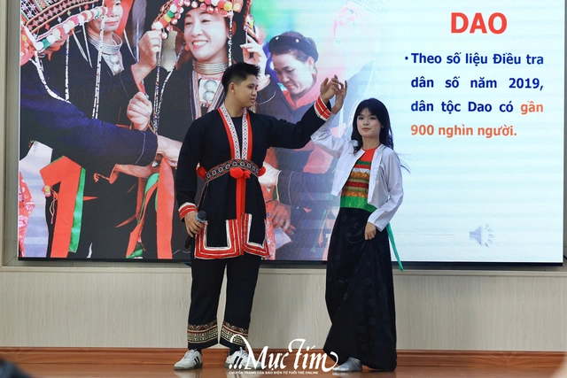 Teen Trường THPT Củ Chi kể chuyện giữ gìn bản sắc văn hóa dân tộc qua âm nhạc và thời trang- Ảnh 5.