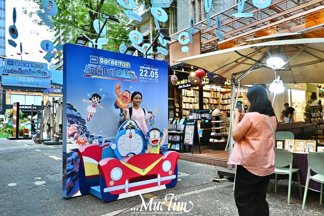 Cuối tuần này đến Đường sách TP.HCM check-in với Doraemon - Ảnh 2.