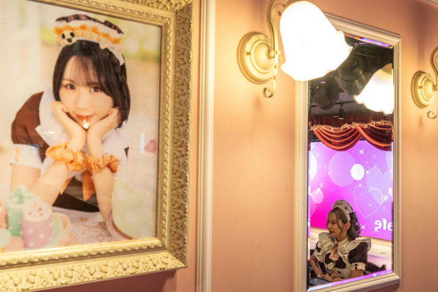 'Geek' hangout to tourist draw: Japan's maid cafes- Ảnh 1. 'Geek' hangout to tourist draw: Japan's maid cafes- Ảnh 1.