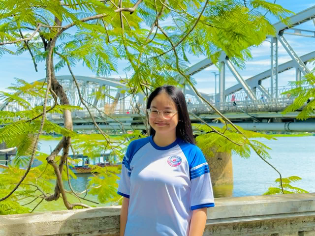 Nữ sinh Trường THPT Nguyễn Thượng Hiền dùng mạng xã hội để phòng chống bạo lực học đường - Ảnh 1.