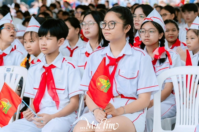 Hội đồng Đội TP.HCM tuyên dương 160 liên đội trưởng tiêu biểu năm học 2025 - 2026- Ảnh 4.