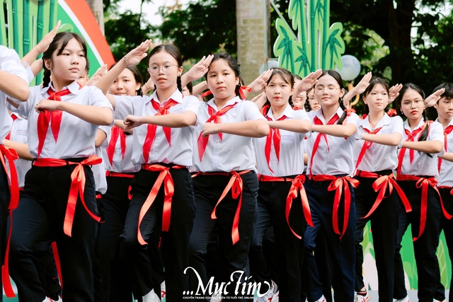 Hội đồng Đội TP.HCM tuyên dương 160 liên đội trưởng tiêu biểu năm học 2025 - 2026- Ảnh 8.