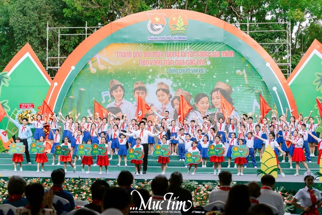 Hội đồng Đội TP.HCM tuyên dương 160 liên đội trưởng tiêu biểu năm học 2025 - 2026- Ảnh 12.