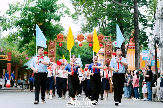 Đội viên TP.HCM diễu hành chào mừng kỷ niệm 85 năm Ngày thành lập Đội TNTP Hồ Chí Minh - Ảnh 13.
