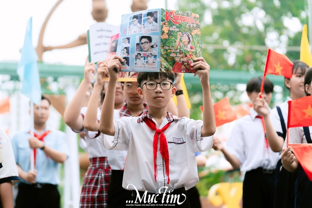 Đội viên TP.HCM diễu hành chào mừng kỷ niệm 85 năm Ngày thành lập Đội TNTP Hồ Chí Minh - Ảnh 14.