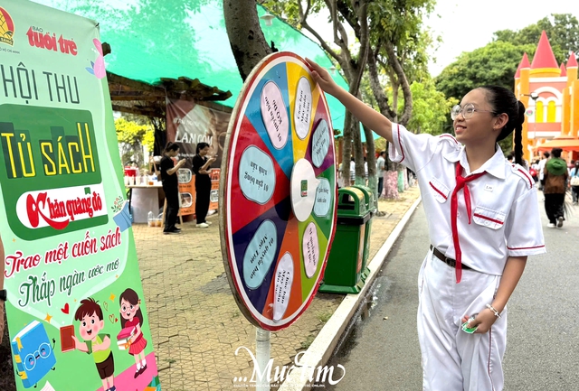 Thiếu nhi TP.HCM đóng góp Tủ sách Khăn Quàng Đỏ - Ảnh 3.