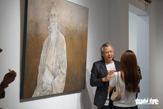 Thai artist spends 2 weeks creating portraits of Vietnamese painter Bui Xuan Phai - Ảnh 2.