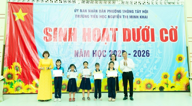 Học bổng Vì tương lai Việt Nam tiếp tục tiếp sức cho những ‘mầm xanh’ tiểu học - Ảnh 2.