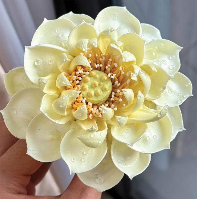 Độc đáo những đóa hoa kem, trông sống động như thật- Ảnh 6. Độc đáo những đóa hoa kem, trông sống động như thật- Ảnh 6.
