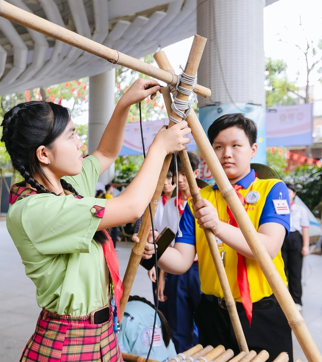 Gương mặt Giải thưởng Kim Đồng chia sẻ bí quyết Chỉ huy Đội giỏi - Ảnh 2.