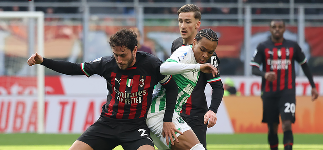 AC Milan đấu Sassuolo: lợi thế sân khách liệu có cứu được Rossoneri?- Ảnh 1.