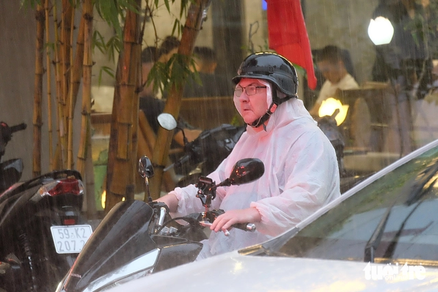 Ho Chi Minh City sees heavy rain after prolonged heat, thunderstorms expected to persist- Ảnh 5.