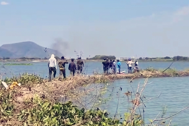 South Korean man missing after paddle-boarding on Ho Chi Minh City lake - Ảnh 1.