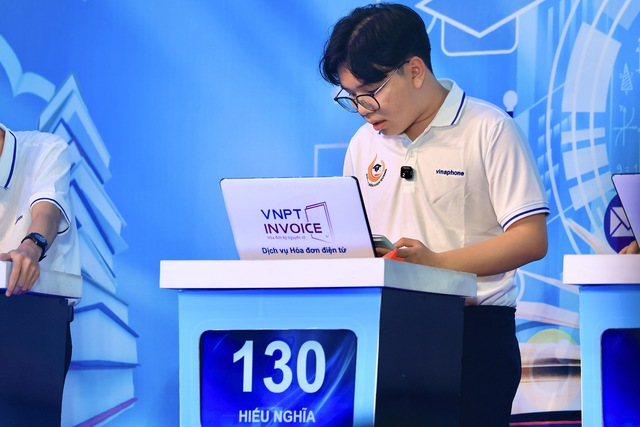 Trường THPT chuyên Nguyễn Quang Diêu tiếp tục có đại diện chiến thắng tại Đường đến vinh quang- Ảnh 3.