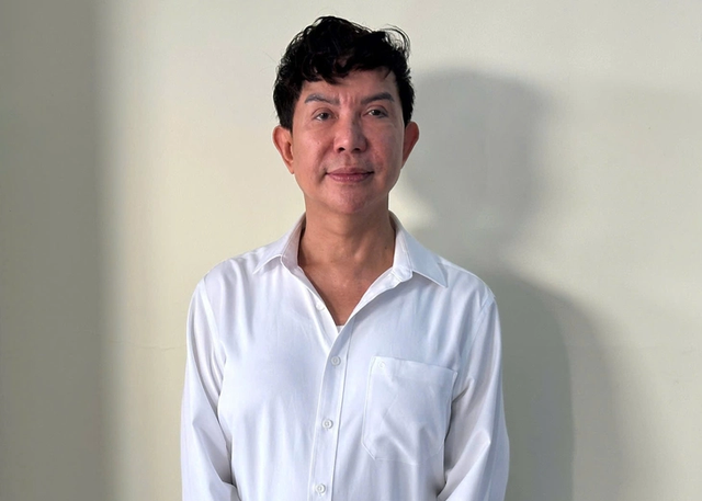 Vietnamese singers Long Nhat, Son Ngoc Minh arrested in drug case - Ảnh 1.