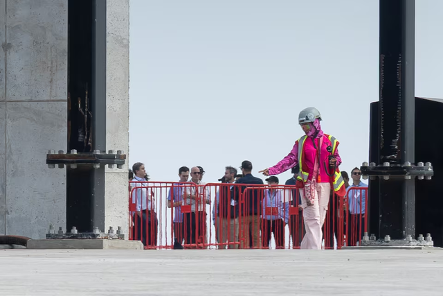 SpaceX aims for 10,000 annual launches within five years, FAA says - Ảnh 1.