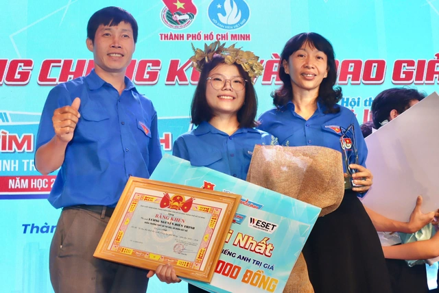 Quán quân Thủ lĩnh học sinh THPT dám bước ra khỏi vùng an toàn- Ảnh 1. Quán quân Thủ lĩnh học sinh THPT dám bước ra khỏi vùng an toàn- Ảnh 1.