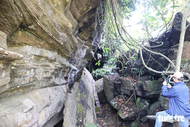 Explore Hang Doi, a mysterious ancient cave complex in Da Nang- Ảnh 2. Explore Hang Doi, a mysterious ancient cave complex in Da Nang- Ảnh 2.