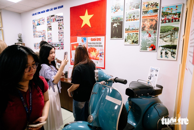 RMIT University Vietnam students visit Tuoi Tre newspaper to explore news production in AI era- Ảnh 11.