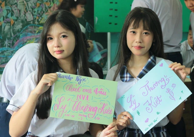 Học sinh lớp 9 rộn ràng lưu giữ những khoảnh khắc cuối cấp đáng nhớ- Ảnh 8.