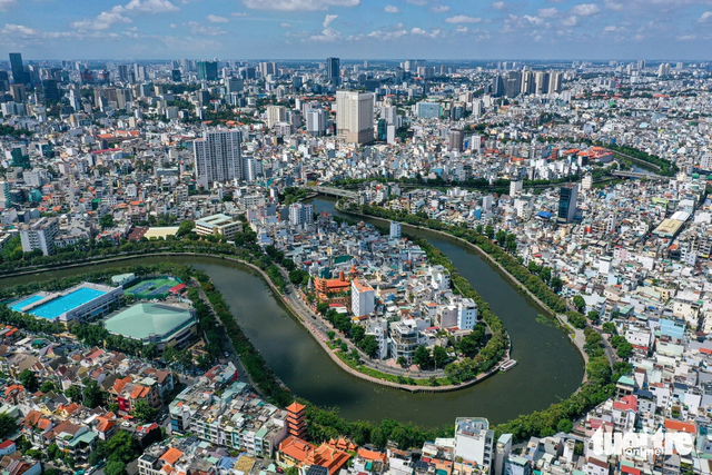Ho Chi Minh City’s canals gradually come back to life - Ảnh 1.