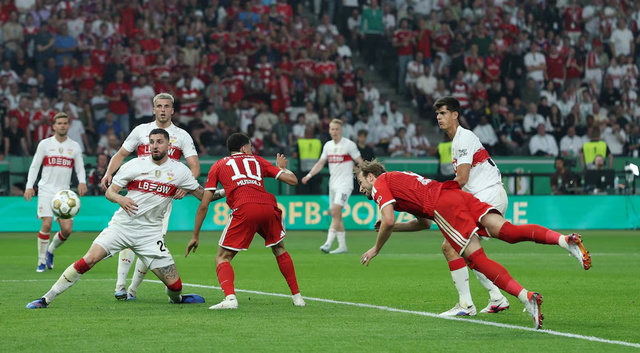 Kane hat-trick hands Bayern German Cup victory and domestic double - Ảnh 4.