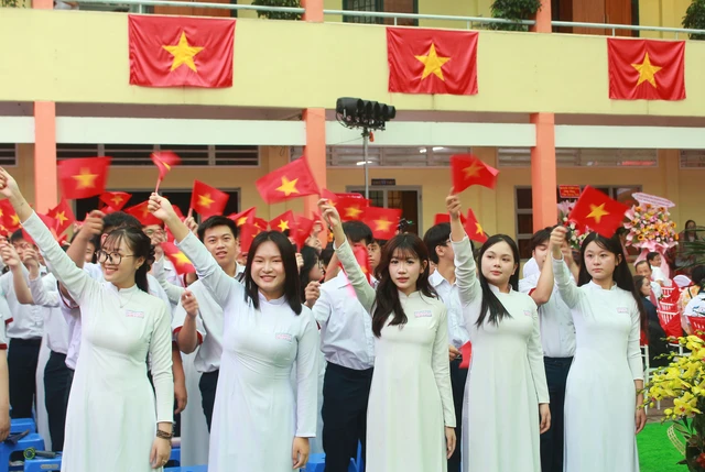 Trường THPT Nguyễn Trung Trực - Ảnh 2.