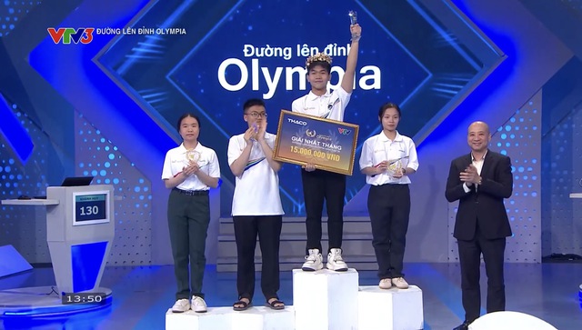 Đường lên đỉnh Olympia: Nam sinh THPT chuyên Thái Bình giải ô chữ không cần gợi ý - Ảnh 1.