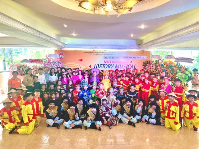 Sân khấu hóa truyền thống Đội - Ảnh 10.