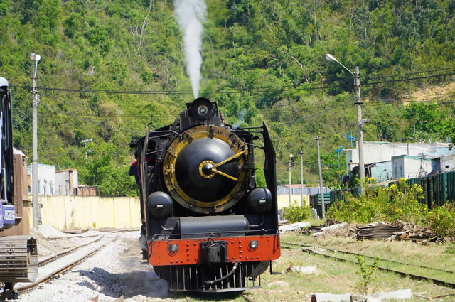 Railway station chief rejects rumors of tourist steam train service in Vietnam’s Gia Lai - Ảnh 1.