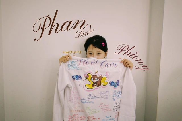 Teen 2k8 biến áo đồng phục thành cuốn lưu bút đặc biệt - Ảnh 2.